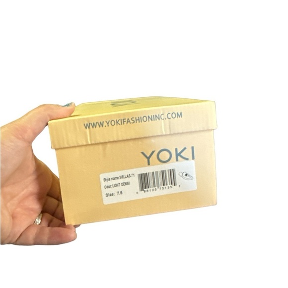 NIB Yoki Willas Light Denim Embroidered Rose Mules - Picture 3 of 3